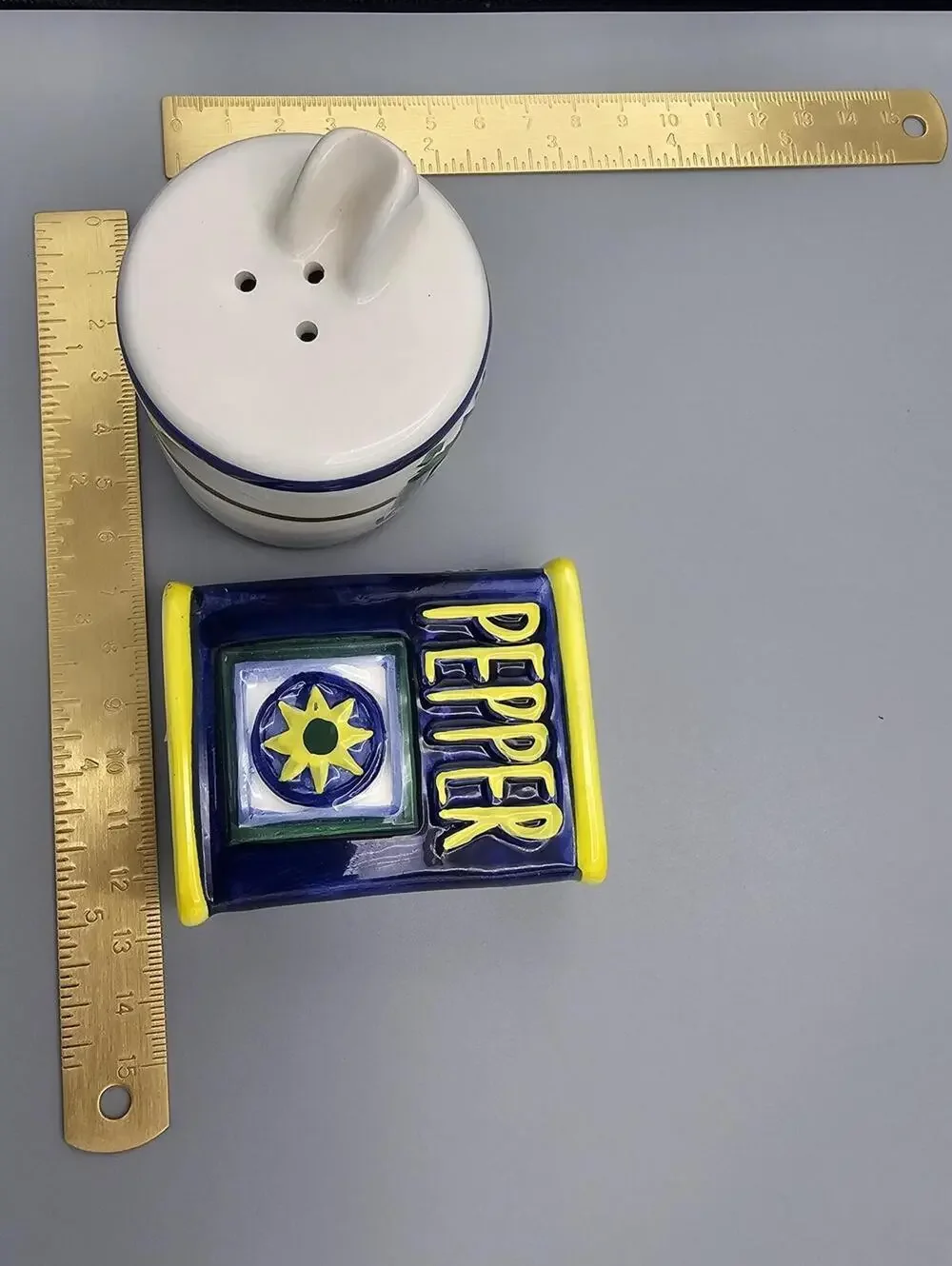 Ceramic Salt and Pepper Shaker Set, Blue and Yellow Novelty Kitchen Decor